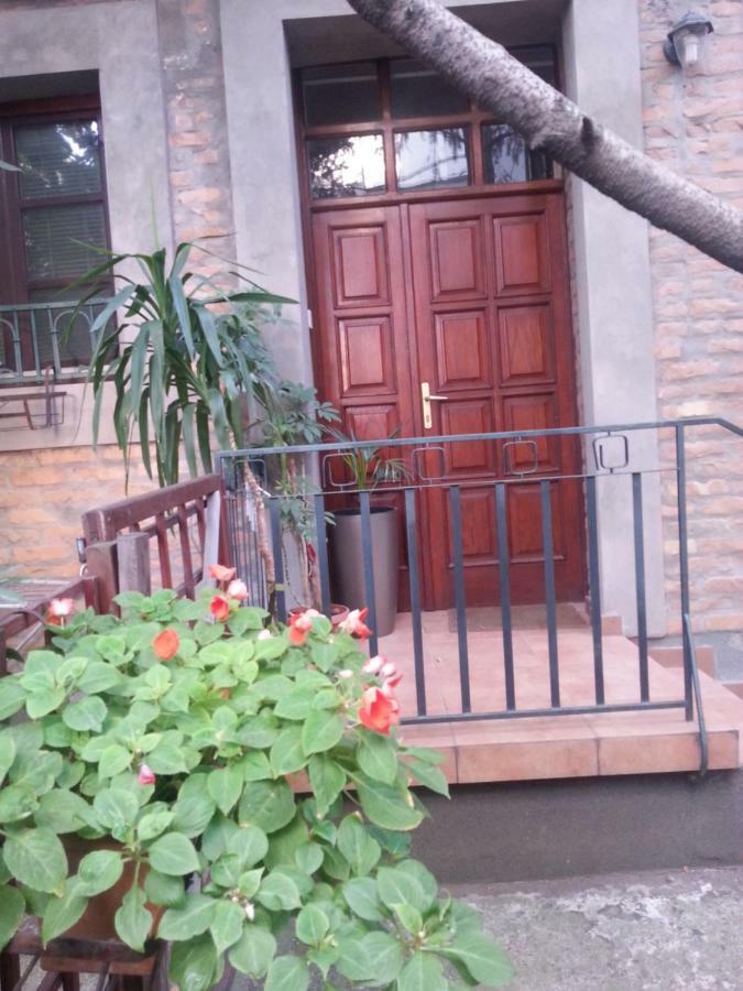 Studio Hram 2 Belgrado Exterior foto